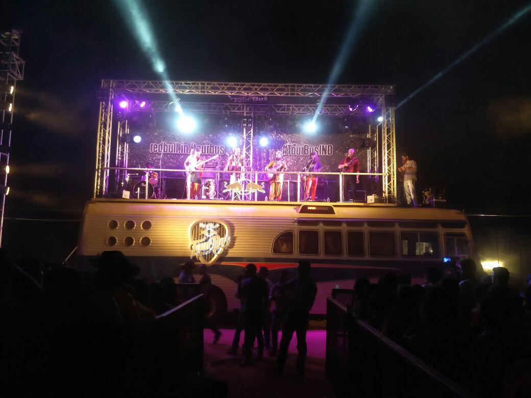swarathma's tweet photo. Mental crowdsurfing scenes at Vasavi College on the #TourBusIND tonight.
Next stop IIM Indore! https://t.co/Y1rjMYjS1q