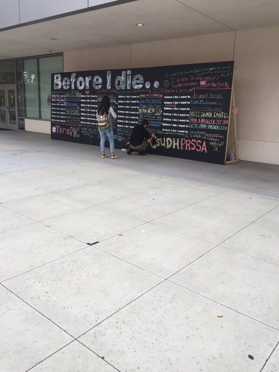 soriano_pb's tweet photo. Students filling up the Before I Die Wall! It's only 10:00a.m.! #ToroPIC #BeforeIDie #ToroPRSSA #CSUDHPRSSA https://t.co/jq5GcSdEWO