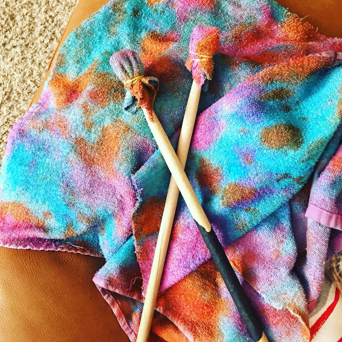 NicoleJabWW's tweet photo. DIY mallets for bucket drumming. Old drumsticks, tape, tie dye, clothes. @WinnipegSD @CinziaCaputo12 #williamwhyte https://t.co/RxMz1nqWw7