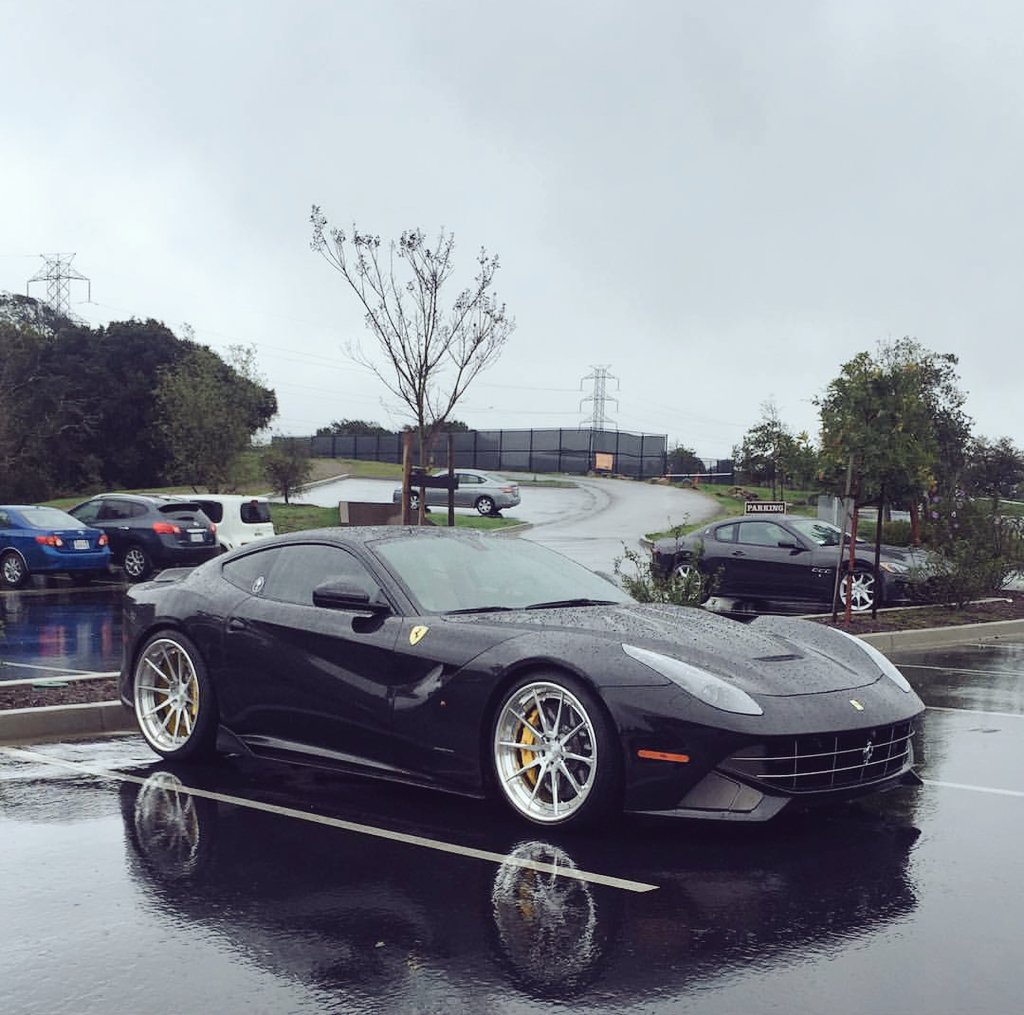 CarsOnTheDaily's tweet photo. I am in love with this Ferrari F12. You can find the owner and his other cars on instagram @hailtothe_king https://t.co/8Ob2UydwiO