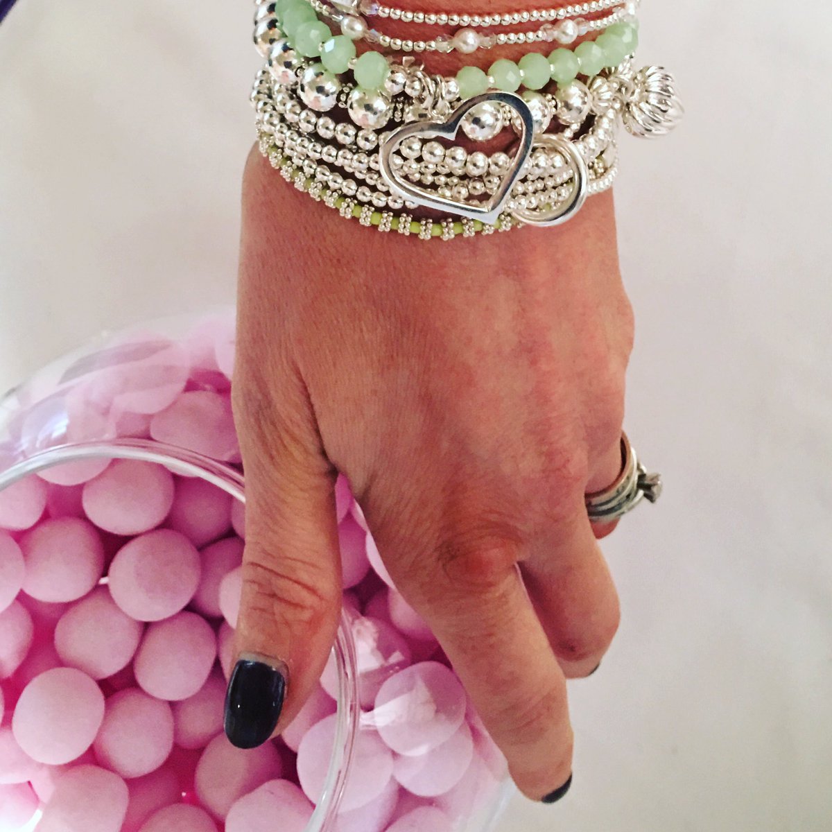 gingermumstyle's tweet photo. I love my Haak stack! Wish I'd gone to you guys first, could have spent all day! #myanniestack #BloggersFashionWeek https://t.co/6NuIXexaq3