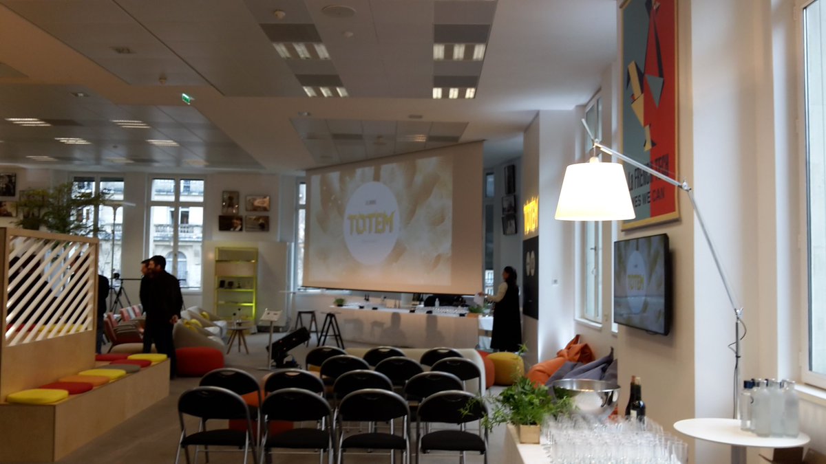 HallCouture's tweet photo. @hallcouture #laFashionTech @BpifranceHub @derigeurfr @ChicTypes pour l'évènement #TOTEM the future of fashiontech https://t.co/ayvB8b6vAQ