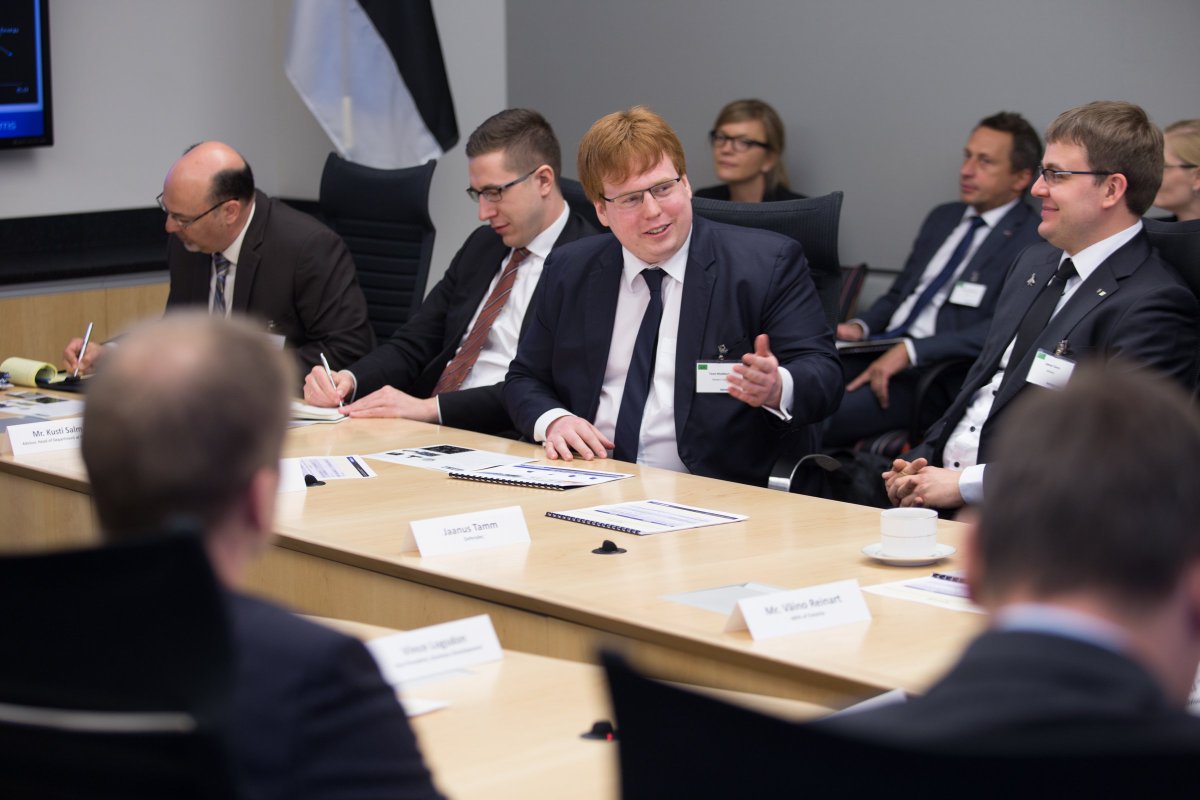 StenbockiMaja's tweet photo. PM @TaaviRoivas together w Estonian defense industry @Textron. @DEFENDEC is already cooperating, others will follow https://t.co/3UMb91x6fa