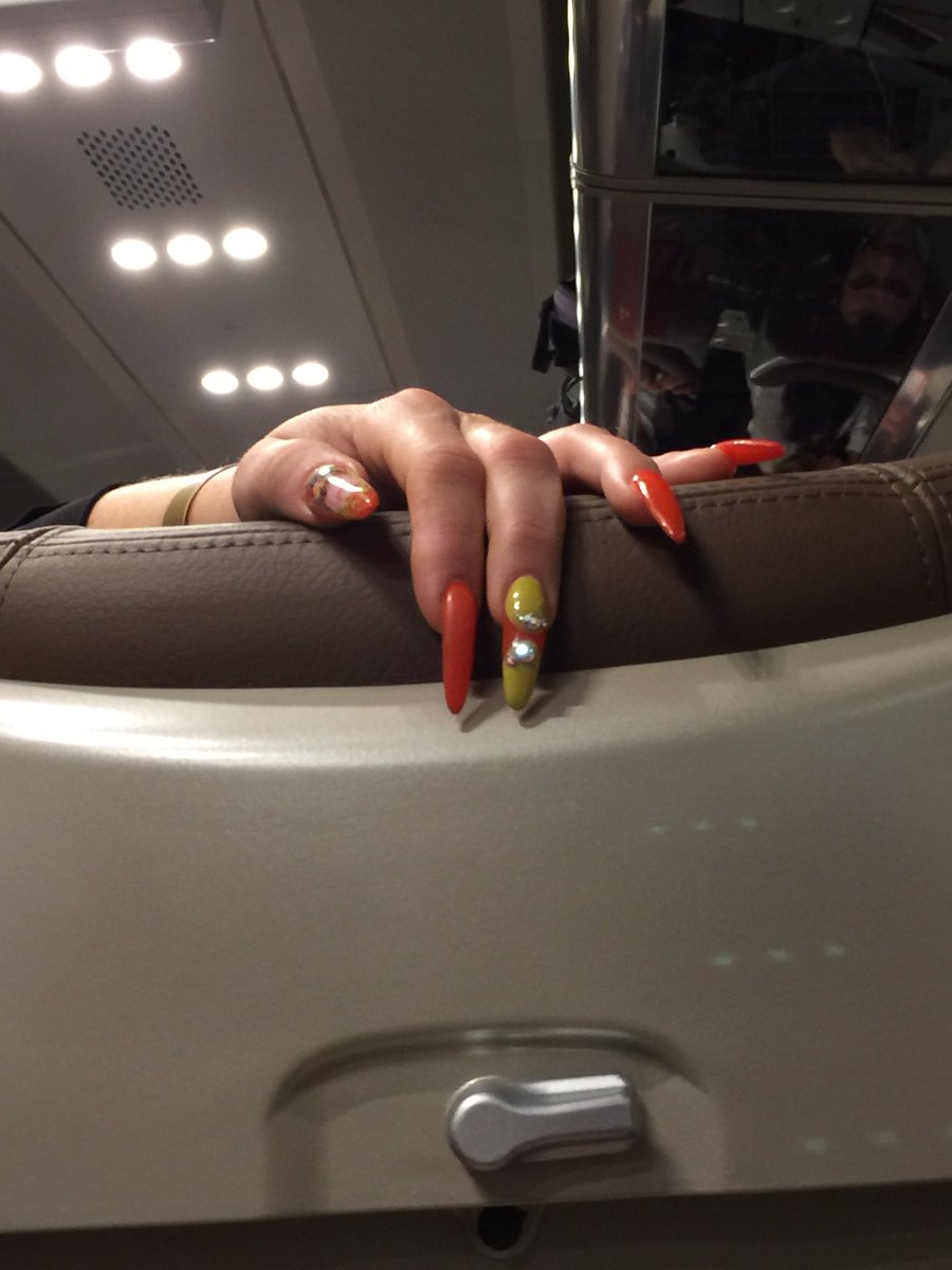 gen_napoli's tweet photo. Retweeted Fulvio Giuliani (@fulviogiuliani):
Ma perché?! #brutture in treno https://t.co/F8y9EXkqgN https://t.co/rm9yIR0TOU