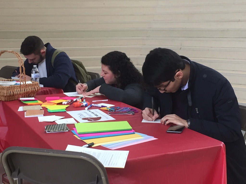 HazelatDouglas's tweet photo. Douglas students write to thank donors @DCCollegeFdn. More than $400,000 this semester thanks to our donors https://t.co/Uvhks5ZaR4