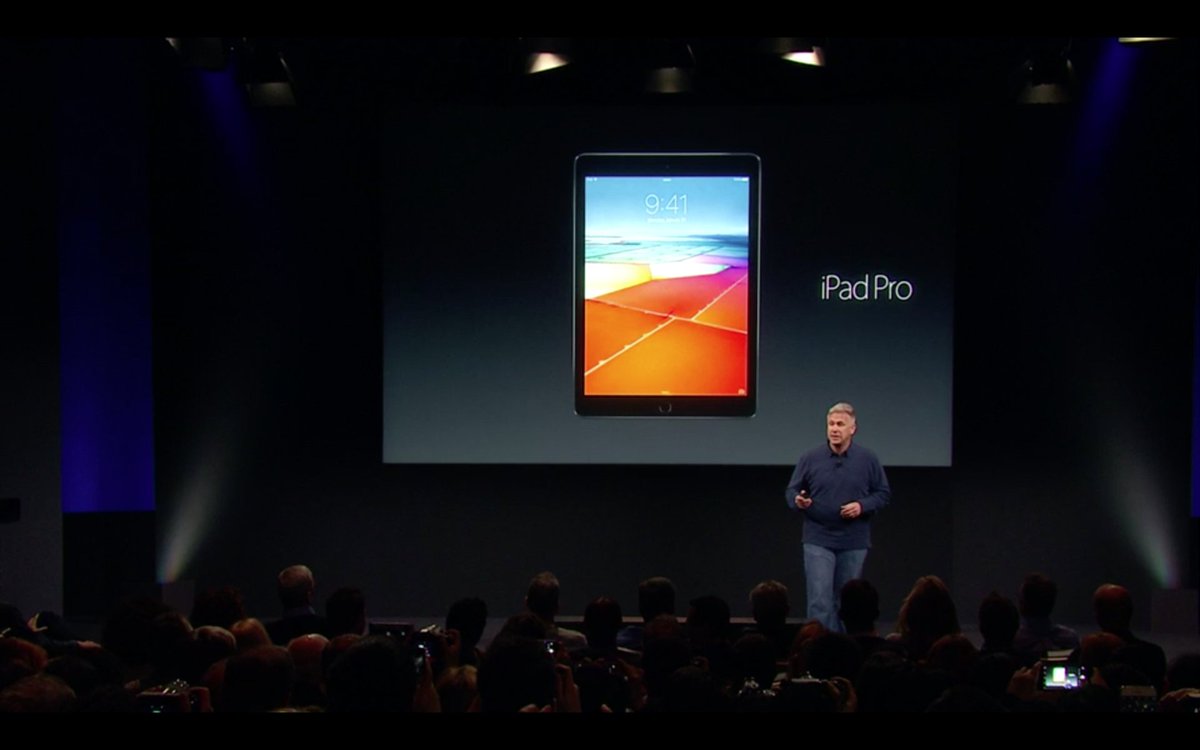 onemorething's tweet photo. Mensen zijn heel blij met hun #iPadPro zegt Phill. Daarom nu een kleine iPad Pro #datisfijn #OMTLIVE #AppleEvent https://t.co/WbE04VYy49