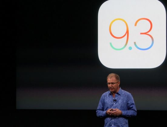 abplive's tweet photo. #Apple #LaunchLive iOS 9.3 हुआ लॉन्च. दुनिया में 80 फीसदी एपल डीवाइस 9 iOS पर काम करते हैं. https://t.co/HmSqkvZ7x5 https://t.co/Q1h2Yf9Nrr