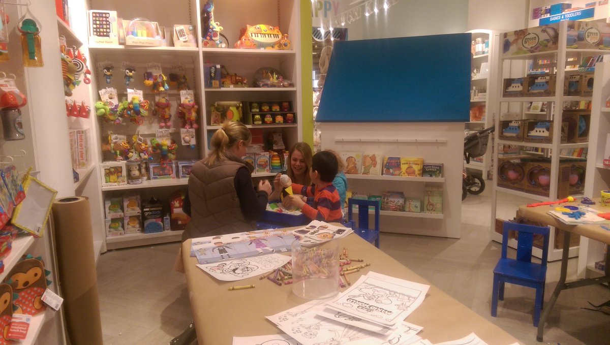 ChinookChapters's tweet photo. Kids and adults alike love playing with @SandsAlive! #springbreakescape #yyc https://t.co/CaRtf5JoWM