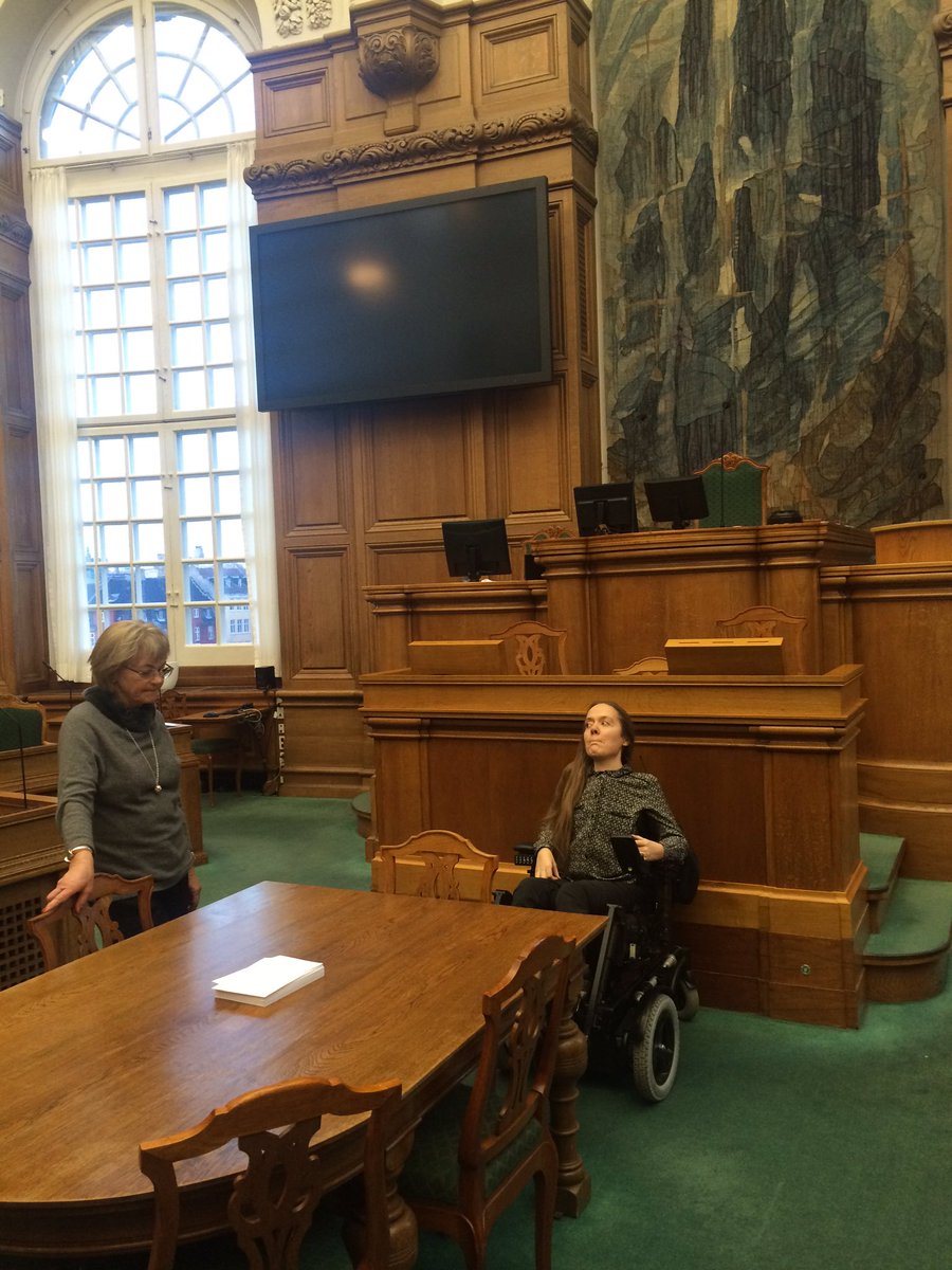 ThereseBirch's tweet photo. For første gang får FT et medlem, som er kørestolsbruger. Talerstolen er dog endnu ikke tilgængelig #seTva #dkpol https://t.co/K7Q0f07A6Q