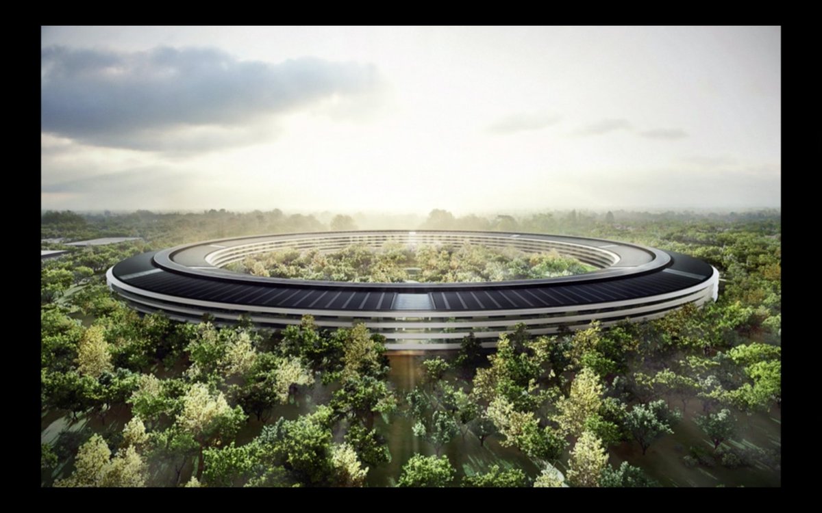 onemorething's tweet photo. Tim Cook inmiddels terug op het podium. Even sentimenteel over de Town Hall. Volgend jaar nieuwe campus. #OMTLIVE https://t.co/lPeYf3nJIN
