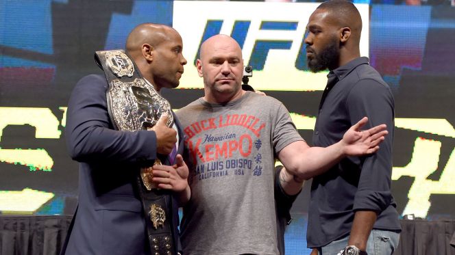 UFCONFOX's tweet photo. Rashad Evans predicts Daniel Cormier will beat Jon Jones at UFC 197 https://t.co/lH2IIFMvIJ #UFC #UFC197 https://t.co/Qxt18gA1Wg