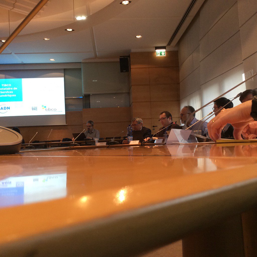 Dominique_B_fr's tweet photo. Le poste de travail, évolutions et perspectives. @adnouest 
Focus sur la mobilité par Olivier THOMAS @Tibco1 https://t.co/0WR33EhGvD