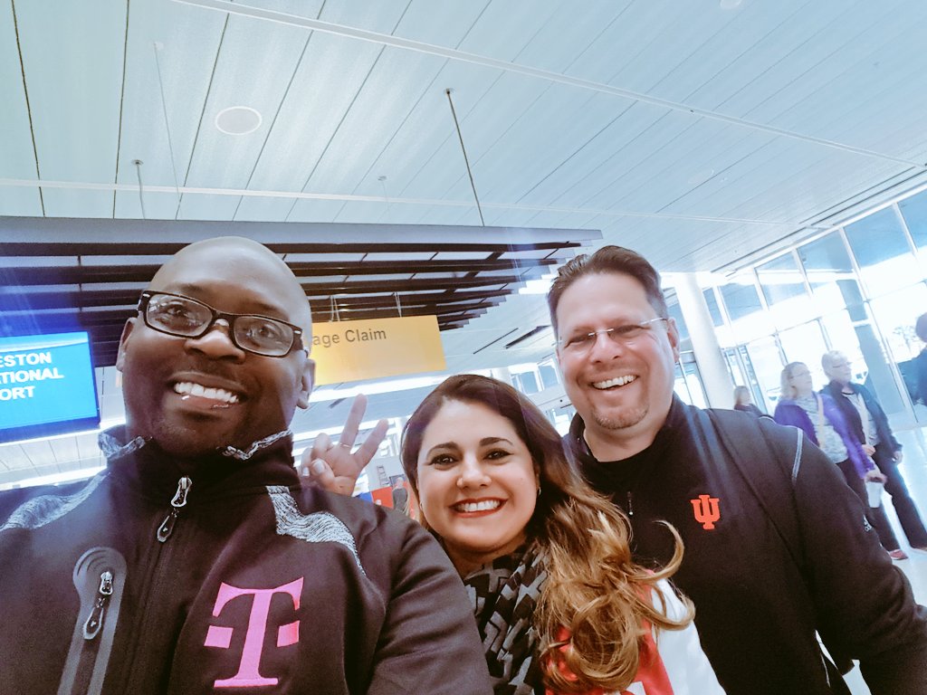 m_wan4life's tweet photo. Next round of Un-carrier Experience: Charleston #ChangingWireless4Good ■ @GMoucheron https://t.co/VRwbBhJCXq