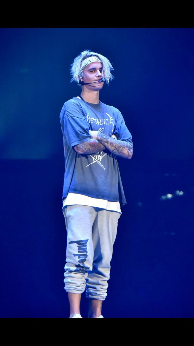 tierramaryaire2's tweet image. Mucha suerte pequeño 💖 #PurposeTourLosAngeles #2show.