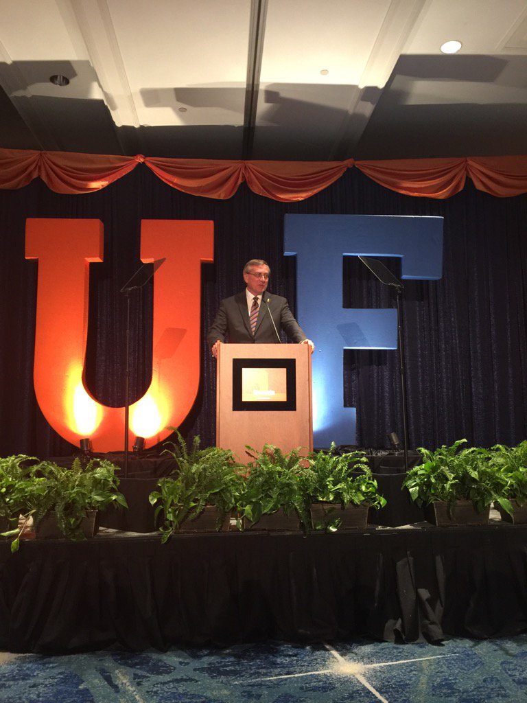 DDeHaney1's tweet photo. UF Raising its voice in Sarasota! #ufprez https://t.co/TSqh7CB1Aa