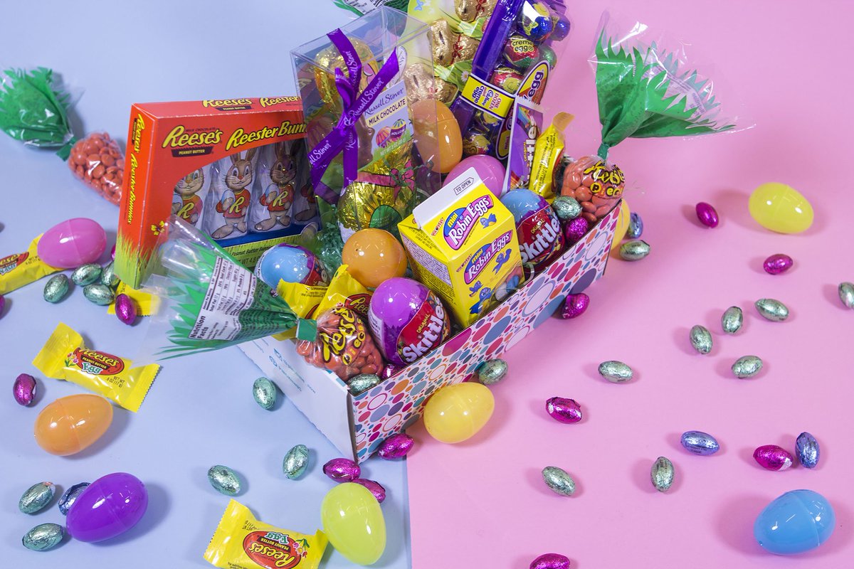 pinchme's tweet photo. SURPRISE! Be ready at 12pm ET today to win the ultimate Easter PINCHme box! RT if you hope to be a winner!  https://t.co/dQgLRHE3tw