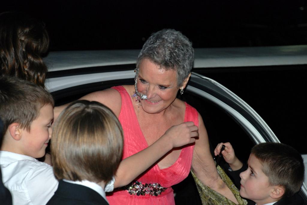 ‘She wanted one last party’: Mum is the life and soul at her own wake thesun.uk/6013Bgg4L