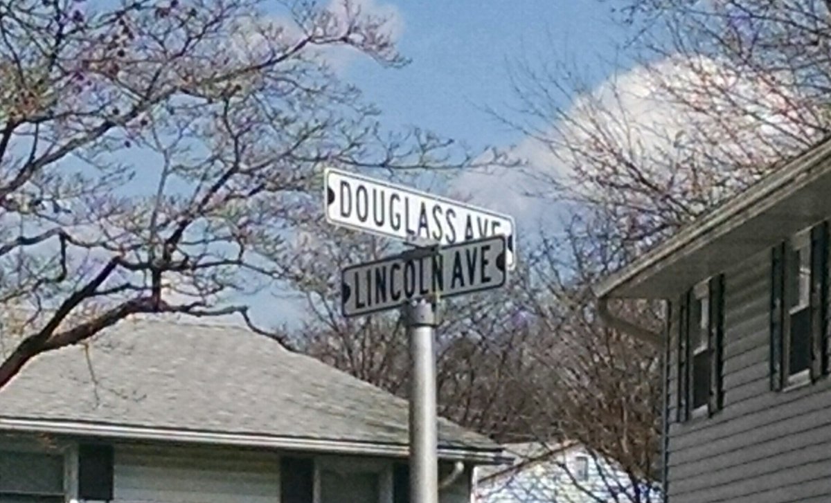 jeffgirgenti's tweet image. Probably a lot of fighting at this street corner in Haddonfield.
#DebateHumor
#Lincoln #Douglas