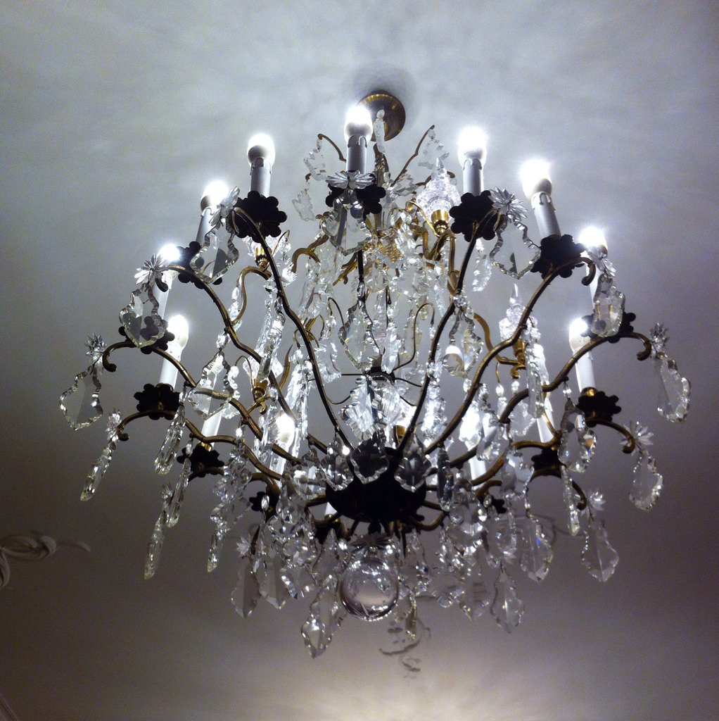 Vergadering Adviescie Cultuur onder imposante kroonluchter