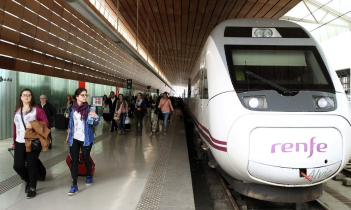 elEconomistaes's tweet photo. Desconvocadas las huelgas previstas en Renfe para el 23 y 28 de marzo https://t.co/v3xsY8f2ox https://t.co/akXVDmxpgb
