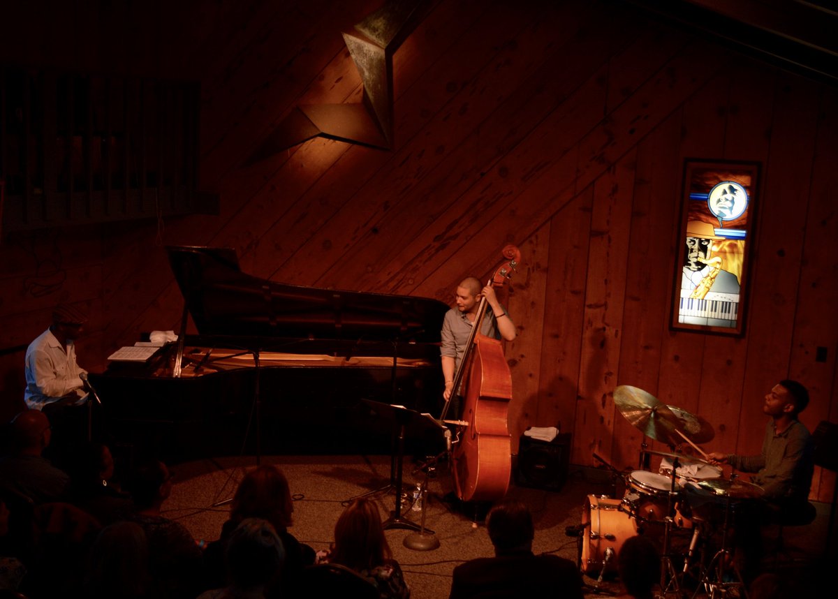 G1Rhythm's tweet photo. #OrrinEvansTrio at #BachDancingandDynamiteSociety #PeteDouglasBeachhouse @Peeano88 @luquescurtis #MarkWhitfieldJr https://t.co/t8ZfX2ze63