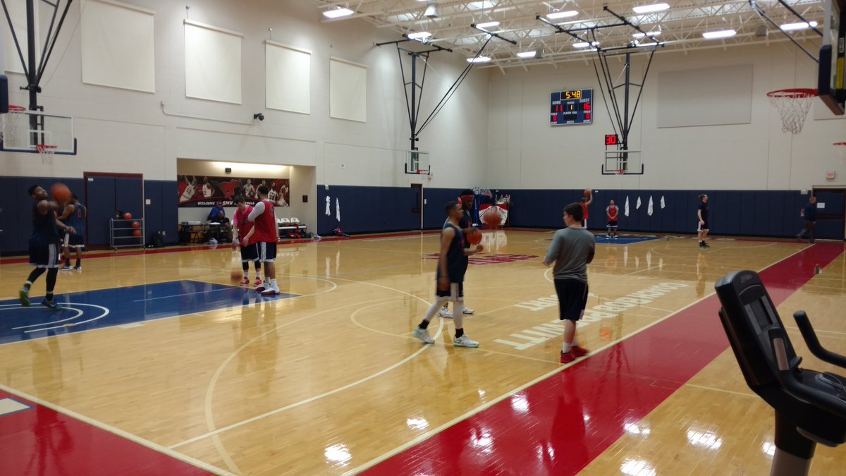 SVSU_MBB's tweet photo. Just finished our practice for today at SMU! Thanks @SMUBasketball ! #Elite8 https://t.co/xmv1Ii6JSZ
