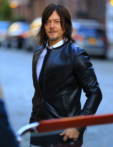 Stef_Helen's tweet photo. Just coz... @wwwbigbaldhead @GemmaTargaryen @stitchwitch76 @gothygirl72 @sandra_frey36 @boondokbeauties @elvismama97 https://t.co/ANifq7ek9N