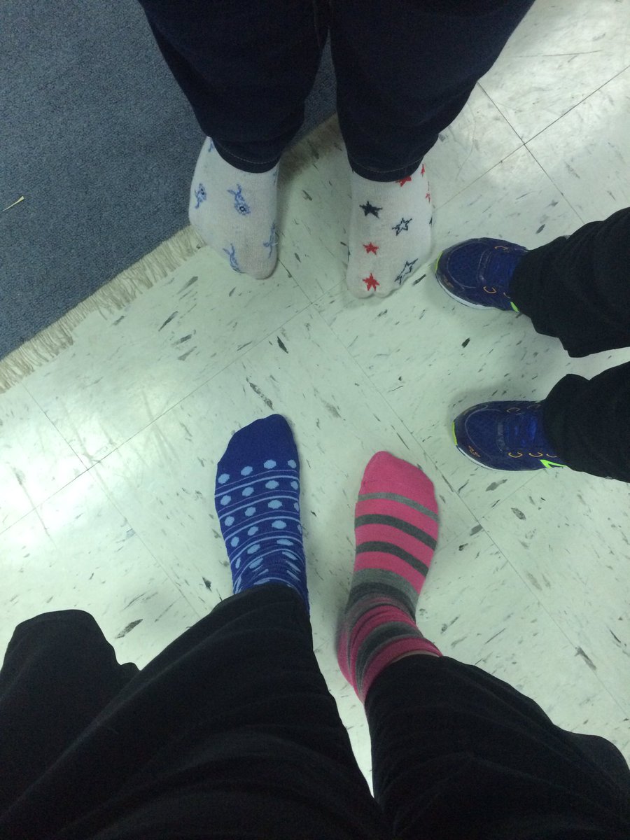 Ms_LesleysClass's tweet photo. Happy #WDSD16! 💙💛 #goodthingscomein3's #SuperFin @Courtneydg334 @emmaroo2414 https://t.co/9j2g8MNZ75