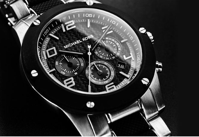 OperaYork_Ont's tweet image. #OperaYorkGala- The Raffle Draw features a Michael Kors Man’s Watch from Finch Centre Jewelers and a Smart TV