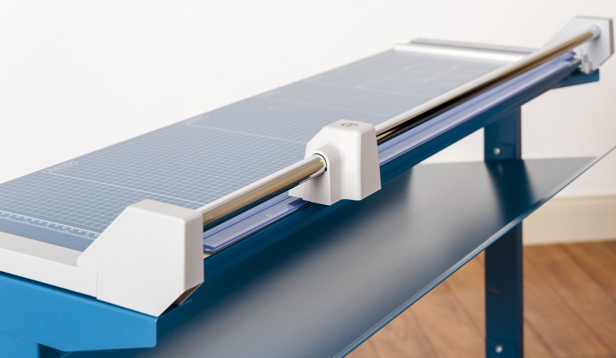 Dahle_NA's tweet photo. Dahle LF Pro Rolling Trimmers-longer cuts for larger projects. https://t.co/o6kDjYT0pH #rollingtrimmer #photography https://t.co/CzQIrvQtra