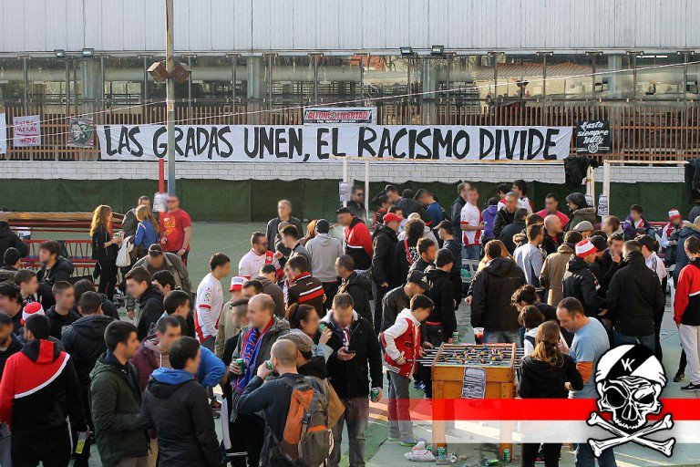 bukaneros92's tweet photo. 24 años luchando contra el racismo desde abajo, sin hipocresía ni falsas banderas
https://t.co/QhnRK3knKT https://t.co/gKJQBLPDi3