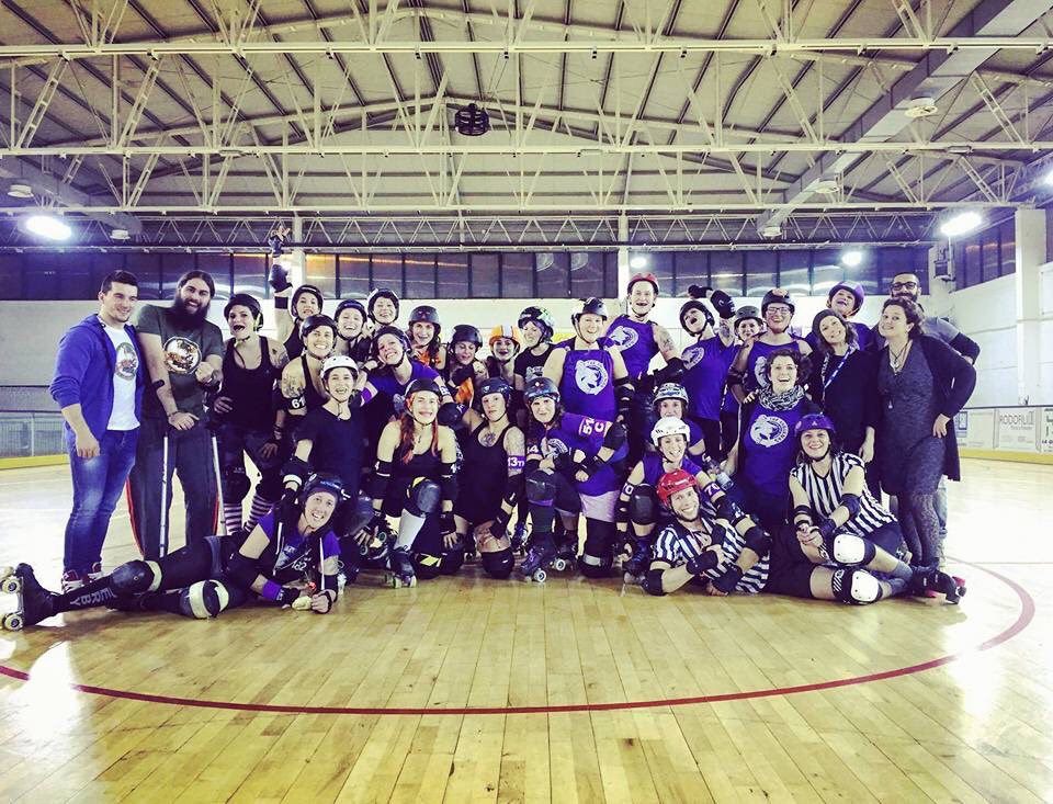 IlenaStar's tweet photo. It's all about that derby ❤️ #rollerderby #theAnguanas #rollerderbyvicenza https://t.co/KEH0WS8tiO