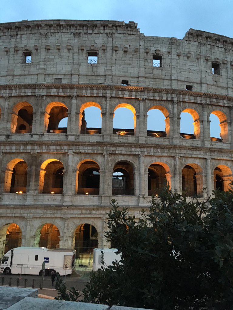 PineroEscudero's tweet photo. Coliseo romano https://t.co/FsfRR1mwwa