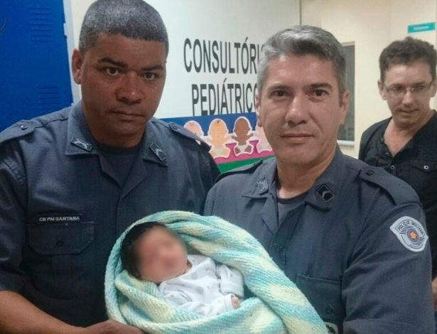 UOLNoticias's tweet image. Recém-nascida é abandonada em calçada em SP bit.ly/1U236S4