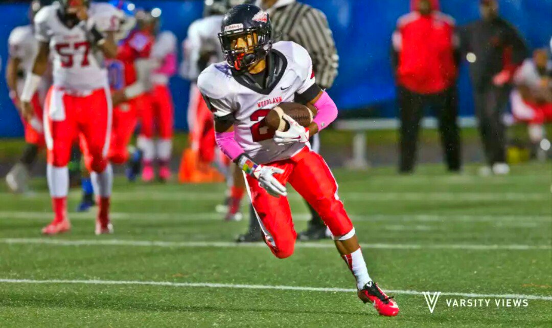 unoslat's tweet photo. 😈🏈 https://t.co/0JWnf4bNh0