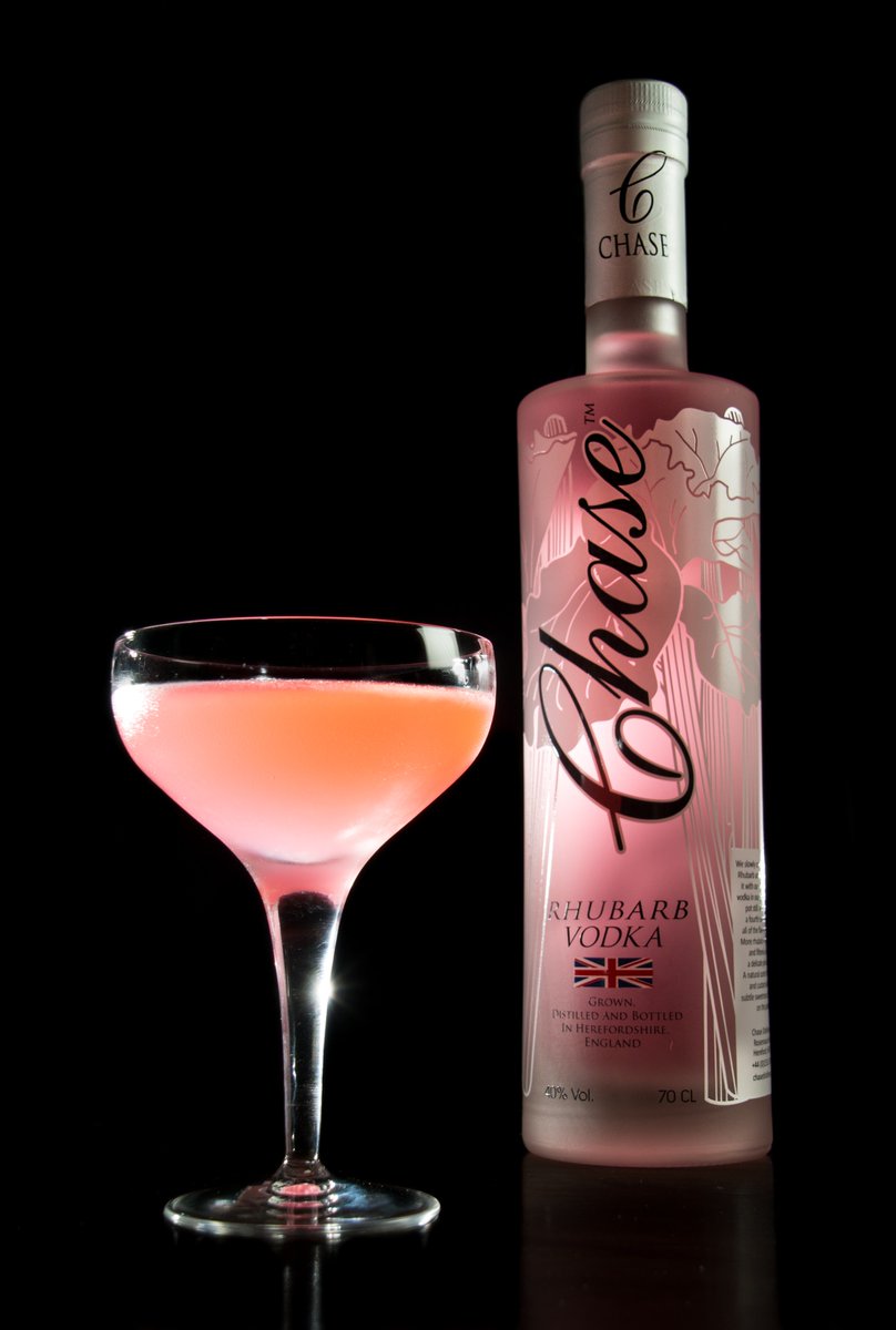 DukeGreenSW6's tweet photo. Who needs crumble when you can have #Vodka #OnePotatoTwo @chasevodka1 @ChrisChaseVodka #rhubarb https://t.co/X0wuLIsSMF