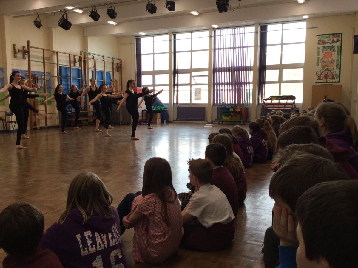 waunprimary's tweet photo. Fantastic performance and workshop for year 5 and 6. Thank you un dau dawns@nptcgroup https://t.co/Oqbn2MeXhQ
