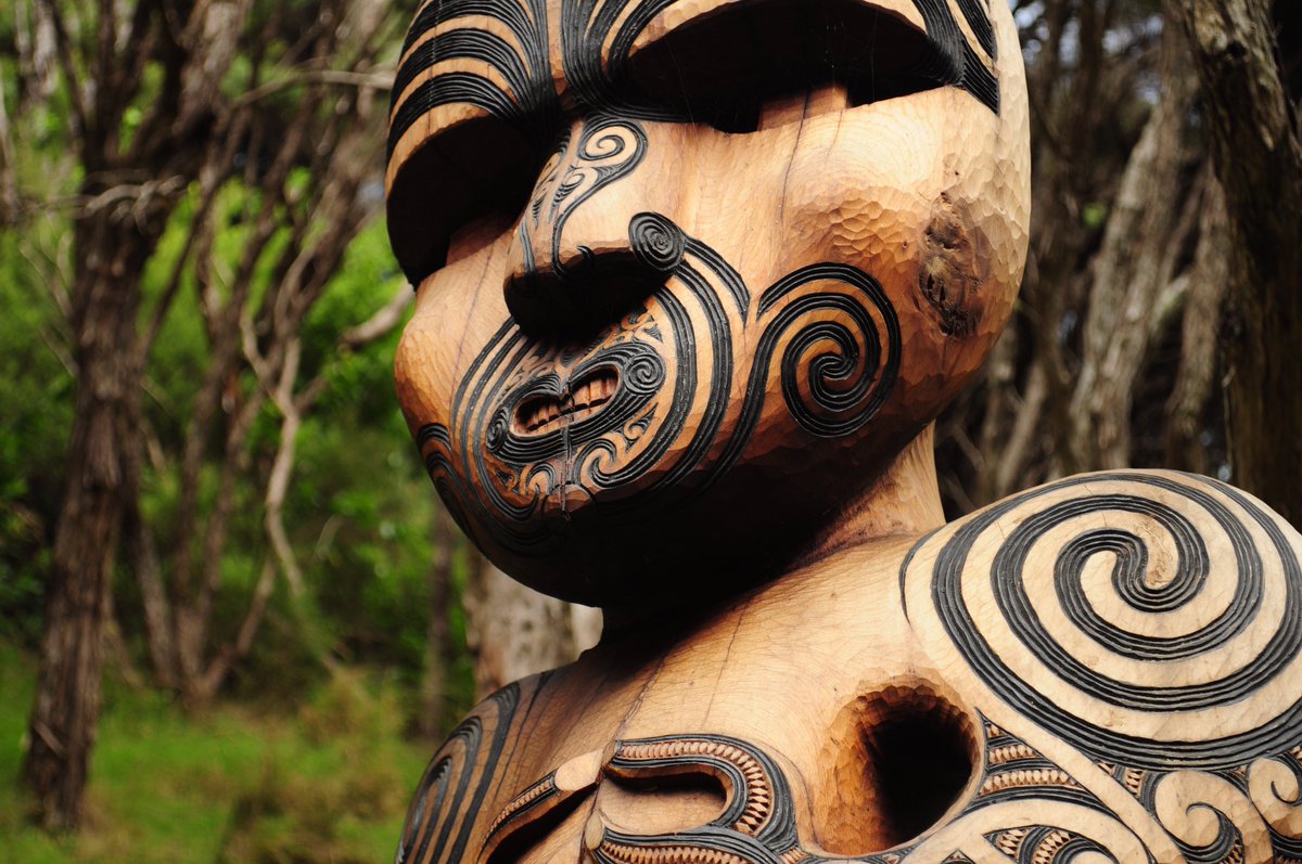 Carved #Maori pou on Lake Wainamu Track #Waitakeres commemorating pa builder Kowhatukiteuru <a href="/AklCouncil/">Auckland Council</a> <a href="/NZ_Photo/">Love New Zealand</a>