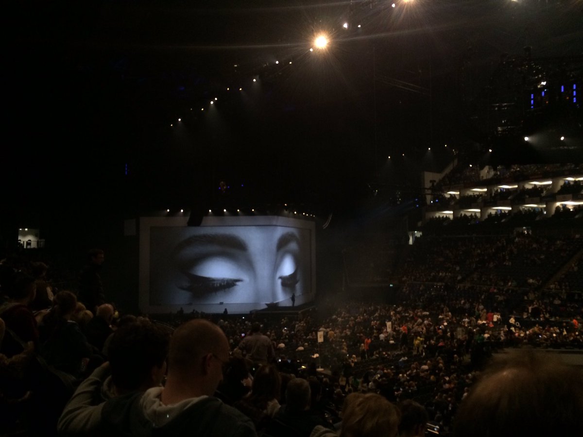 ArinaDalila's tweet image. I have waited for this day since high school 💕 #AdeleAtTheO2