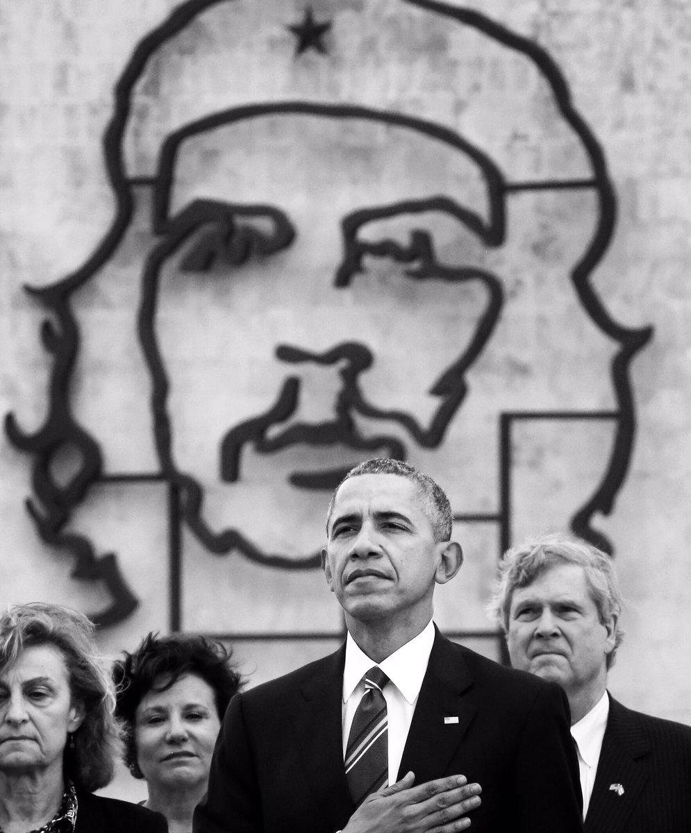 NoahFR's tweet photo. #Obama and #Che today en #lahabana #ObamaenCuba #CubaAhora #USCuba #Havana #Cuba @noahfr on Instagram https://t.co/bu2ihUV5Ya
