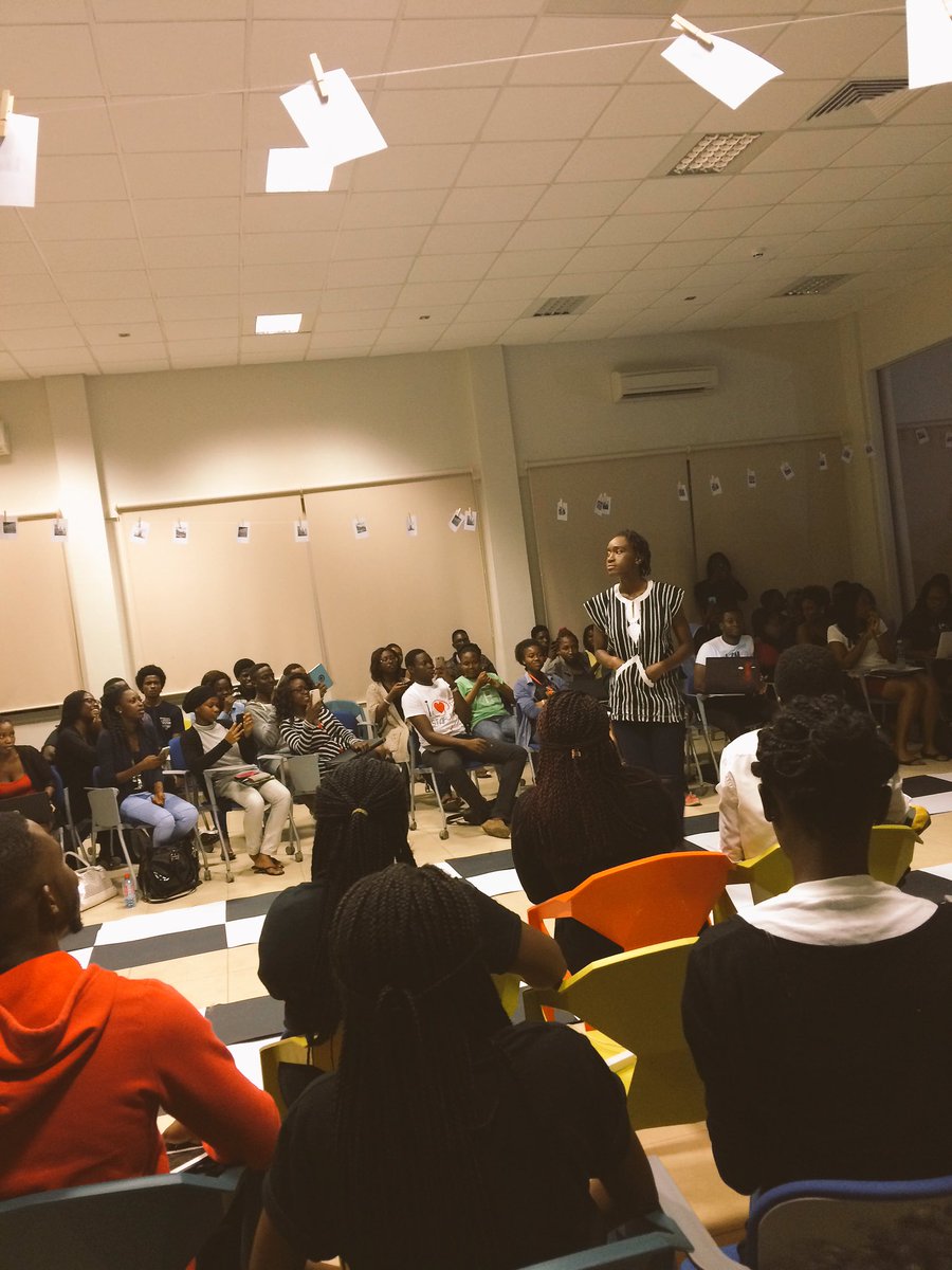 dobes_a's tweet image. #MonochromeFashionShow Anna Naami #LetsBe