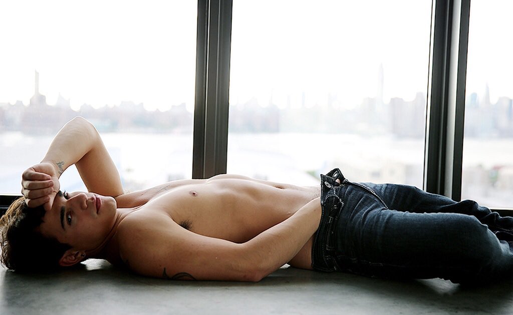 I missed #SeductiveSunday ... Will you ever forgive me? 😜