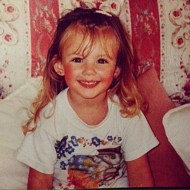 BellaGLYHY's tweet photo. Mom come on, not this one. 😂😂😭😊 https://t.co/exdx6ELp8k