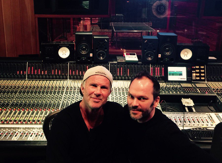 Radiohead producer Nigel Godrich working with Red Hot Chili - Fact