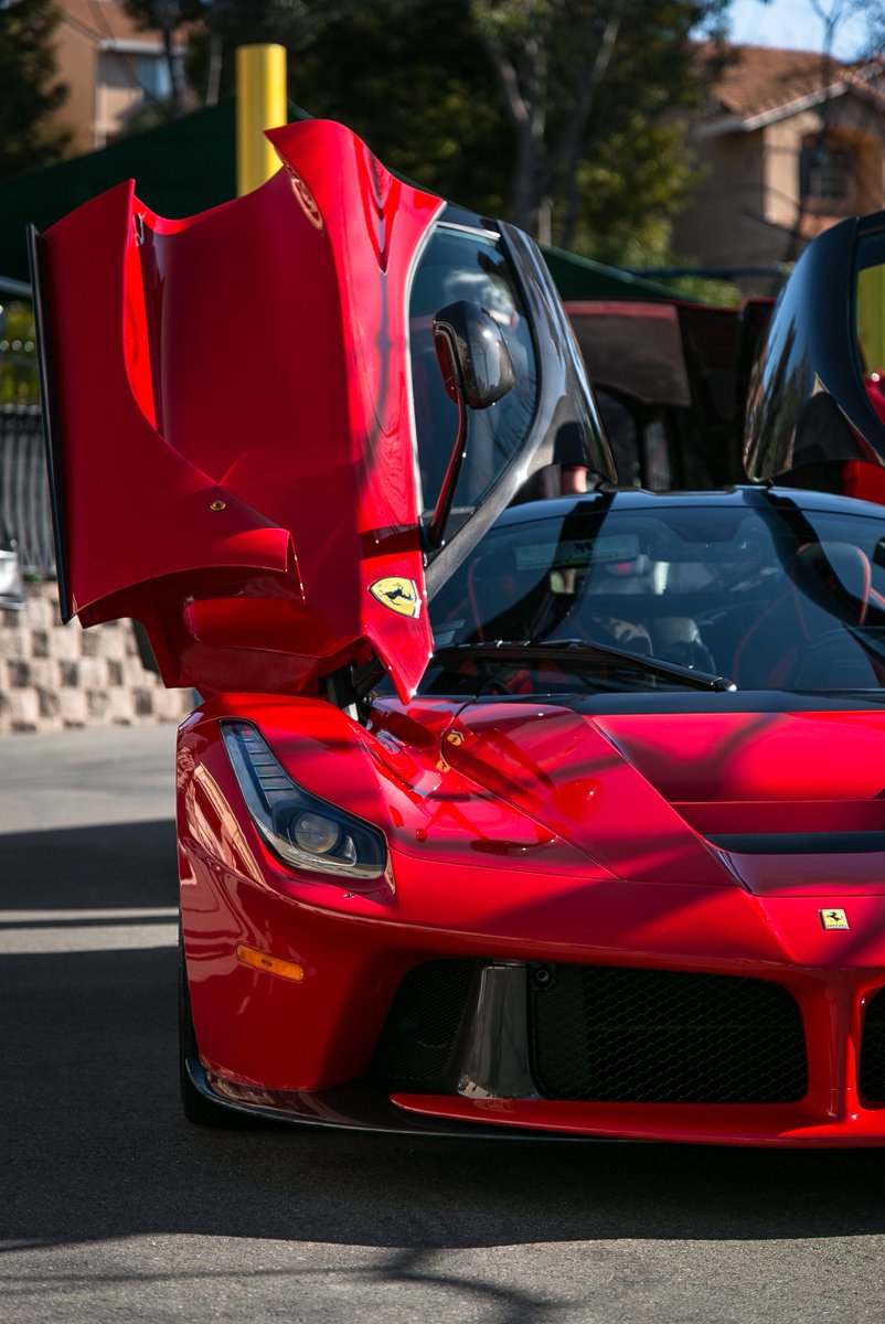 LayecChristophe's tweet photo. Ferrari La Ferrari Rouge.. https://t.co/uIK4DJ6u4m