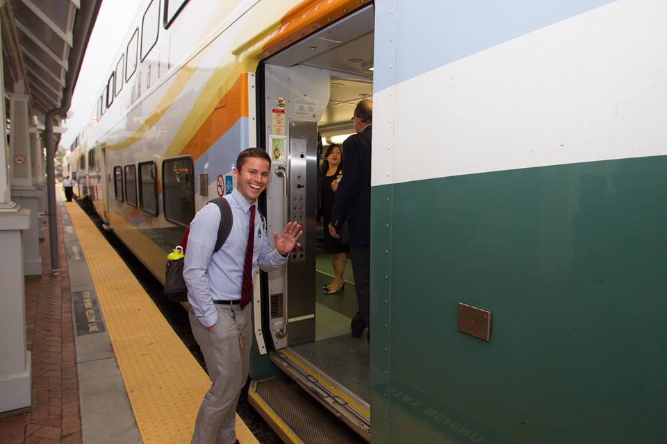 GreenOrlando's tweet photo. Green Tip: Visit https://t.co/kAOC8RGXKi to learn about @RideSunRail's Local Employer Commuter Benefit Program! https://t.co/u9v9EyHYVQ