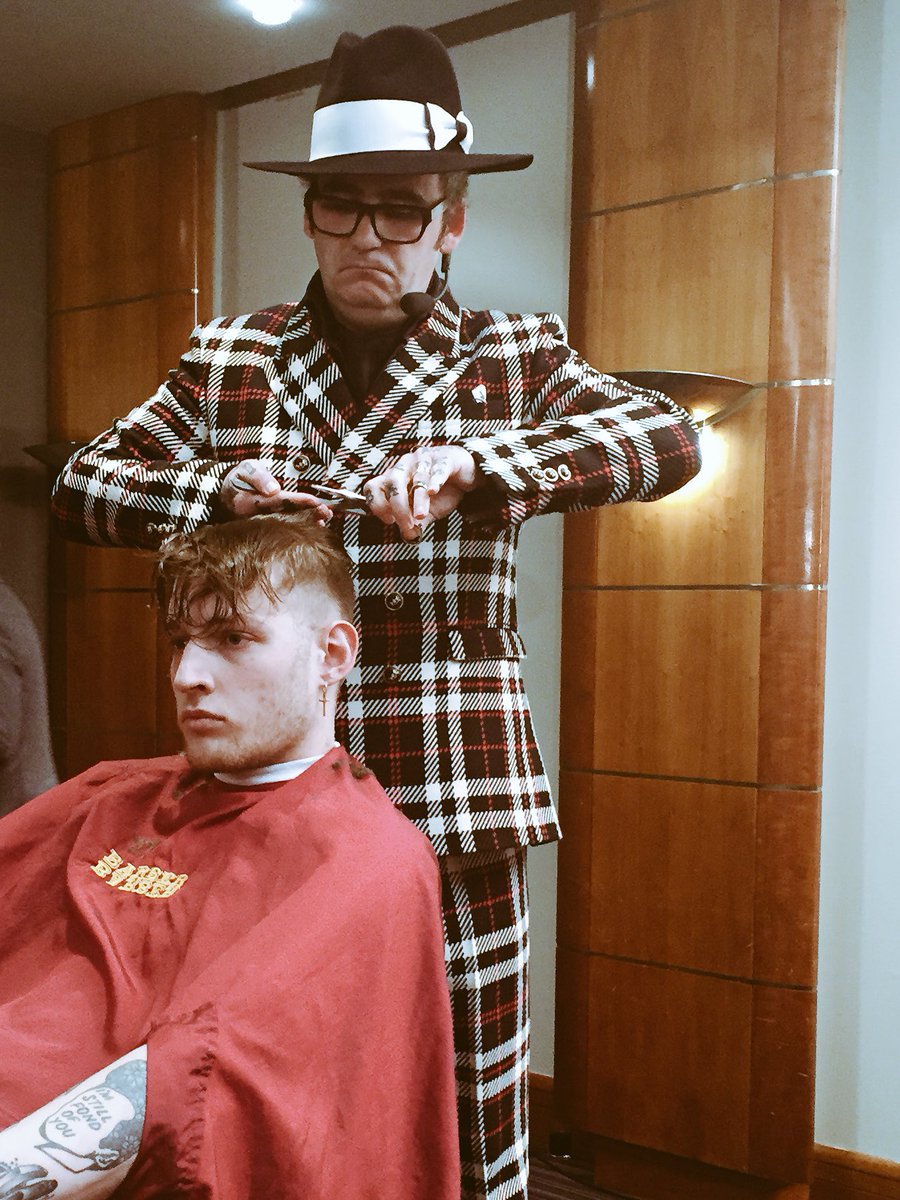 fellowshiphair's tweet photo. "Irish Maverick" @Johnny_BaBa from @BarberBarberuk demonstrates the importance of suitability at #londonmasterclass https://t.co/AmbWBL5AHz