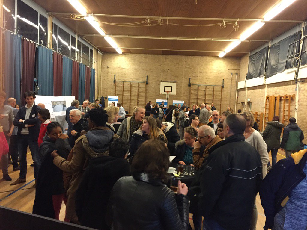 NStemerdink's tweet photo. Drukbezochte inloopavond nieuwbouw Dijsselbloem en turnhal/gymzaal. Veel positieve reacties! #Voorburg #dichtbij https://t.co/OsM5tVkXZO