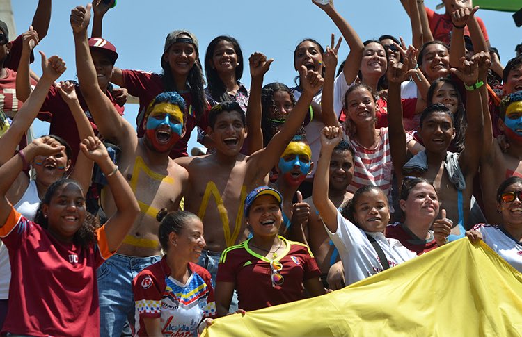 AnnOdong's tweet photo. 45,321 fans watched the CONMEBOL U-17 women's final in Venezuela.
45,321 people: https://t.co/YcNkNPgFME https://t.co/L8kjJm9qCt