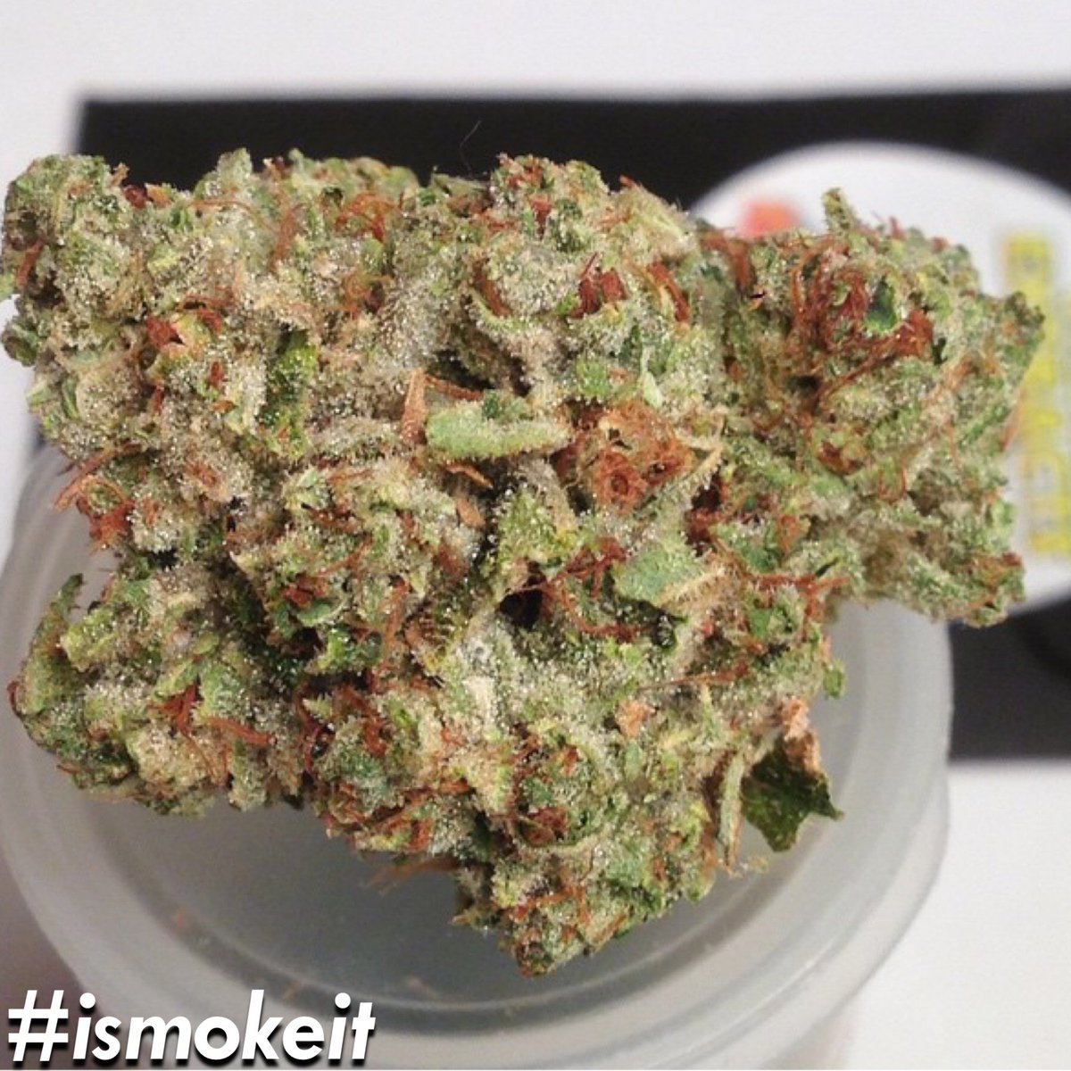ISmokeIt tweet picture